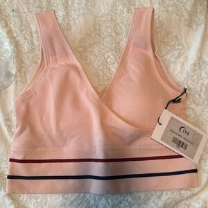 zyia sports bra pads included